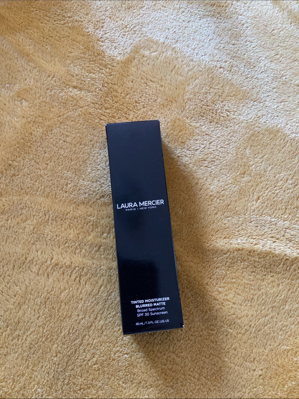 Laura Mercier 
Tinted Moisturizer Oil Free Blurred Matte Skin Tint SPF 30 NWB - Picture 3 of 4